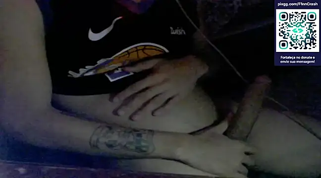 Snapshot of iCrashzin chatting on February 5, 2025, 2:40 am iCrashzin online show from February 5, 2025, 2:40 am