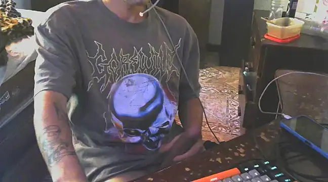 Snapshot of iCrashzin chatting on February 16, 2025, 2:10 pm iCrashzin online show from February 16, 2025, 2:10 pm