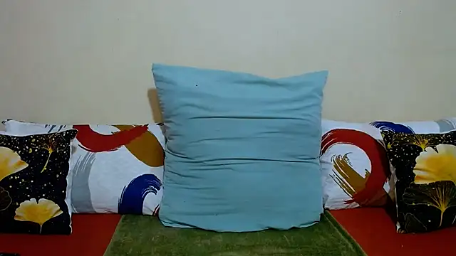 Snapshot of DiamondLuv29 chatting on November 3, 2025, 2:50 am DiamondLuv29 online show from November 3, 2025, 2:50 am