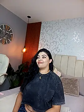 EmaBakker online show from April 2, 2026, 6:42 am