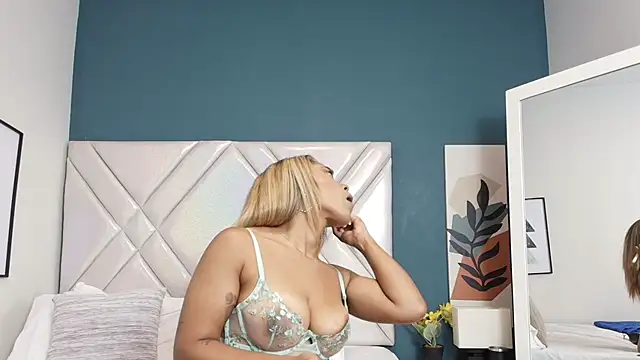 Lana-Gross online show from February 21, 2025, 1:33 pm