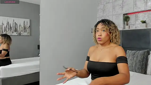 Lana-Gross online show from October 6, 2025, 2:40 pm