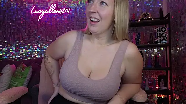 lucyallen4201 online show from November 29, 2025, 1:33 pm