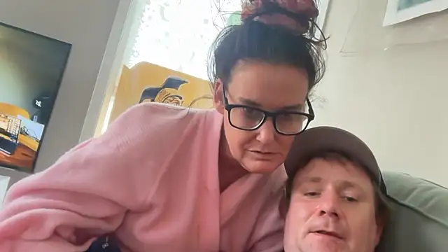 AMarie15 online show from October 10, 2025, 1:12 pm