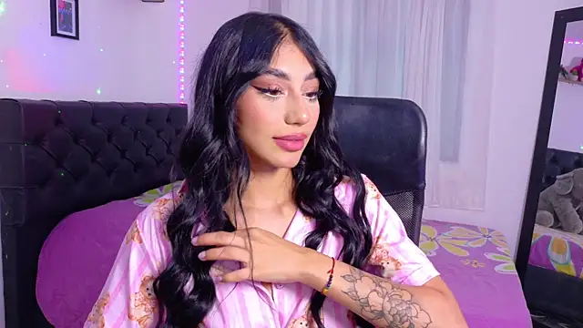 Snapshot of JulietaCheerr chatting on September 29, 2025, 2:23 pm JulietaCheerr online show from September 29, 2025, 2:23 pm