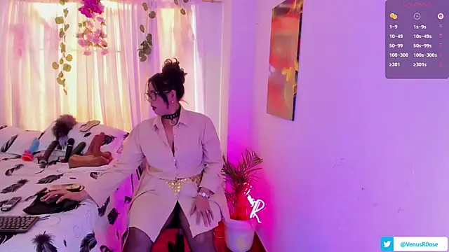 Venus R0se online show from November 23, 2025, 5:01 pm