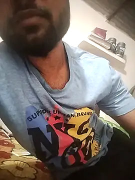 Snapshot of pura43 chatting on March 7, 2025, 12:45 pm pura43 online show from March 7, 2025, 12:45 pm