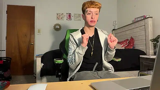 twentywithafelonyy online show from November 24, 2025, 3:45 pm