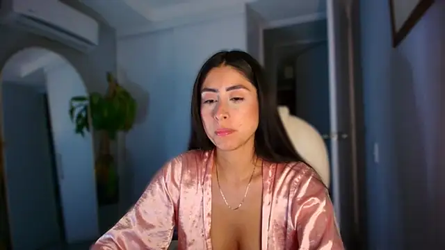 Snapshot of auroracaruso11 chatting on October 6, 2025, 12:12 am auroracaruso11 online show from October 6, 2025, 12:12 am