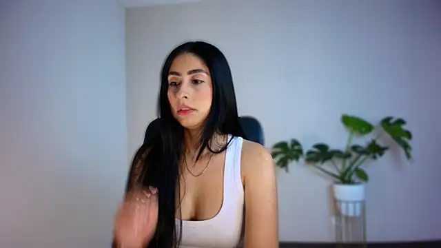 auroracaruso11 online show from February 18, 2026, 3:41 pm