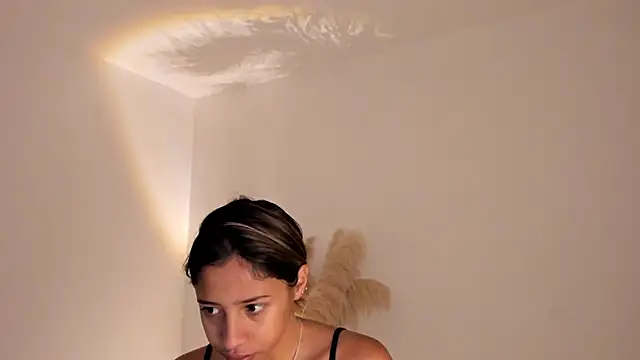 amelie murphy  online show from September 18, 2025, 1:58 pm