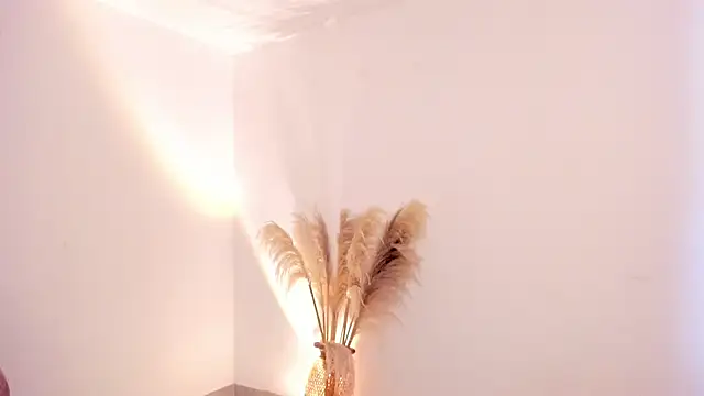 amelie murphy  online show from November 22, 2025, 2:27 pm