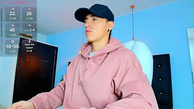 Snapshot of Lobo_17_ chatting on September 26, 2025, 4:19 am Lobo 17  online show from September 26, 2025, 4:19 am