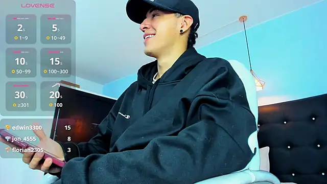 Snapshot of Lobo_17_ chatting on November 1, 2025, 3:46 am Lobo 17  online show from November 1, 2025, 3:46 am