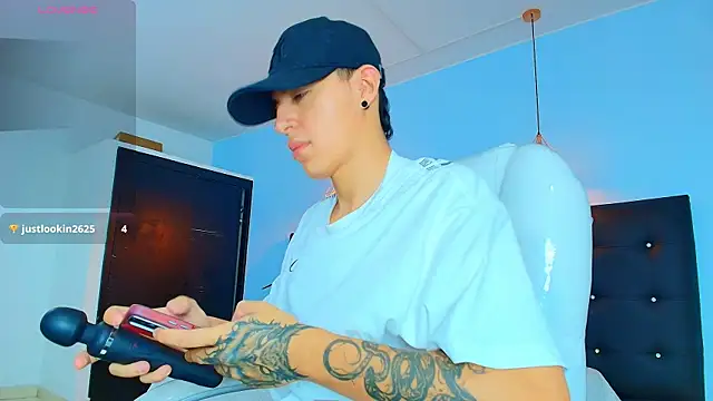 Snapshot of Lobo_17_ chatting on September 30, 2025, 3:45 am Lobo 17  online show from September 30, 2025, 3:45 am