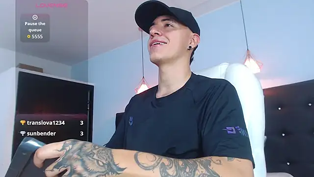 Snapshot of Lobo_17_ chatting on October 5, 2025, 3:52 am Lobo 17  online show from October 5, 2025, 3:52 am