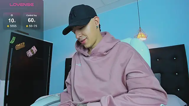 Lobo 17  online show from November 12, 2025, 3:54 am