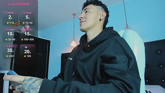 Lobo 17  online show from November 11, 2025, 3:45 am