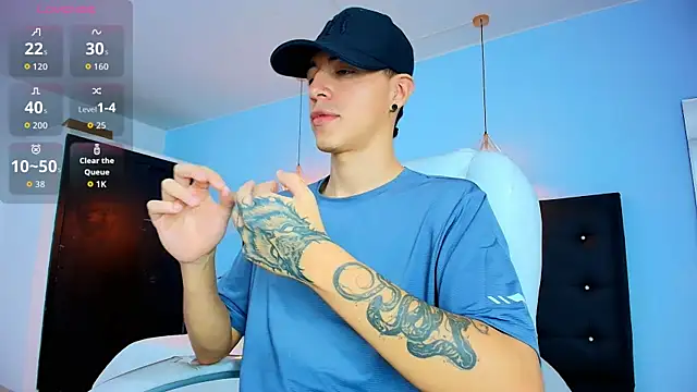 Snapshot of Lobo_17_ chatting on September 18, 2025, 3:42 am Lobo 17  online show from September 18, 2025, 3:42 am