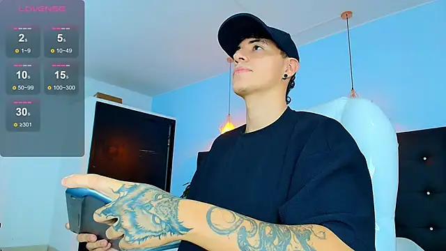 Snapshot of Lobo_17_ chatting on September 17, 2025, 3:41 am Lobo 17  online show from September 17, 2025, 3:41 am