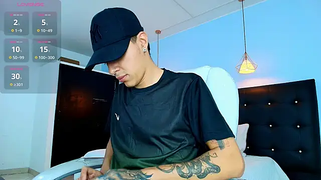 Snapshot of Lobo_17_ chatting on September 24, 2025, 3:46 am Lobo 17  online show from September 24, 2025, 3:46 am