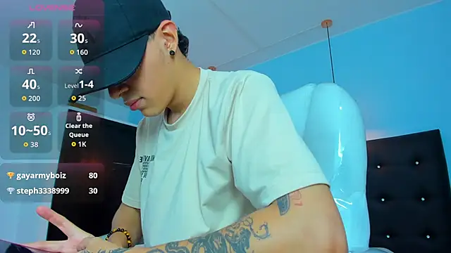 Snapshot of Lobo_17_ chatting on October 29, 2025, 3:38 am Lobo 17  online show from October 29, 2025, 3:38 am