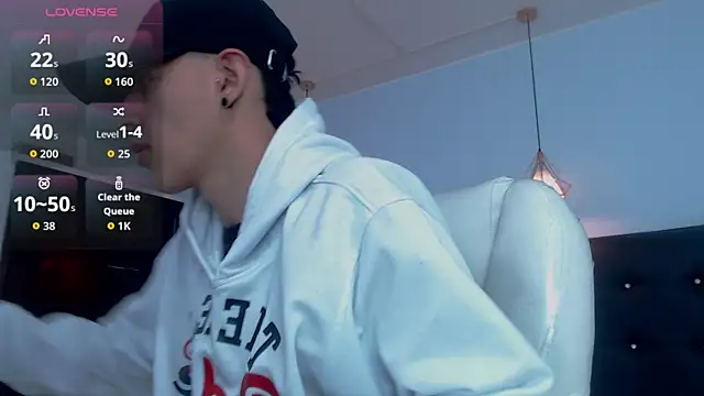 Snapshot of Lobo_17_ chatting on October 8, 2025, 3:41 am Lobo 17  online show from October 8, 2025, 3:41 am