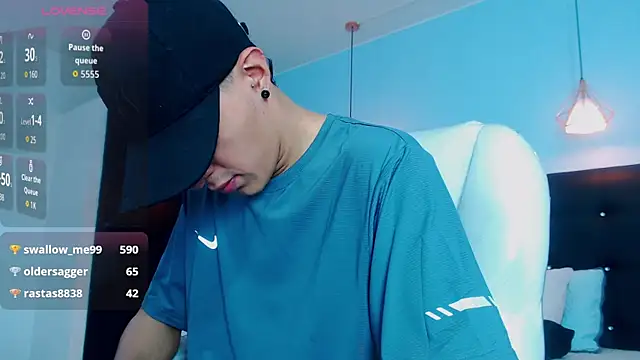 Snapshot of Lobo_17_ chatting on October 11, 2025, 3:40 am Lobo 17  online show from October 11, 2025, 3:40 am