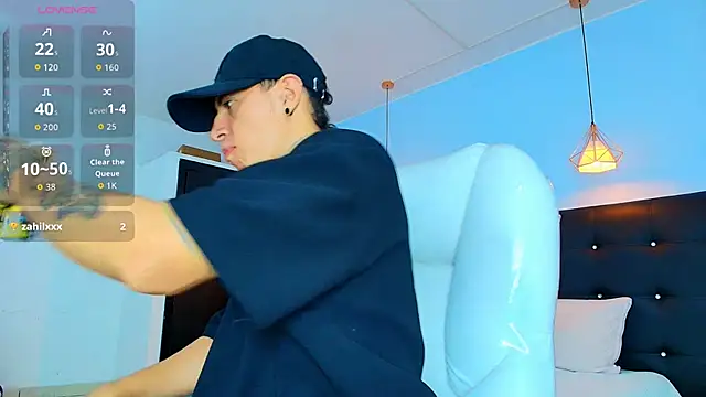 Snapshot of Lobo_17_ chatting on October 3, 2025, 3:30 am Lobo 17  online show from October 3, 2025, 3:30 am