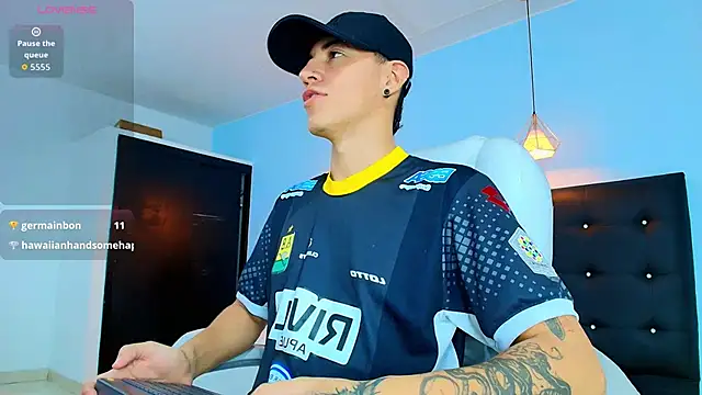 Snapshot of Lobo_17_ chatting on September 20, 2025, 3:33 am Lobo 17  online show from September 20, 2025, 3:33 am