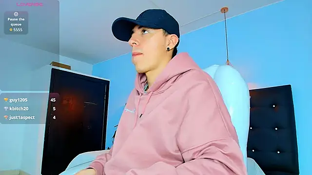 Snapshot of Lobo_17_ chatting on October 1, 2025, 3:44 am Lobo 17  online show from October 1, 2025, 3:44 am