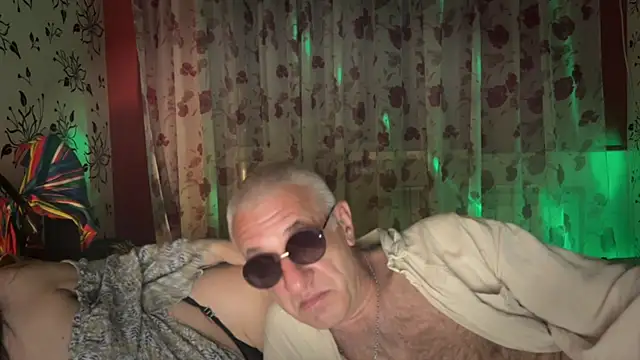 StellarTeam online show from April 16, 2026, 10:12 pm