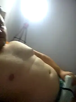 Snapshot of KarlosCarutox chatting on November 6, 2025, 6:34 pm KarlosCarutox online show from November 6, 2025, 6:34 pm