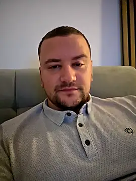 Snapshot of KarlosCarutox chatting on November 16, 2025, 7:29 pm KarlosCarutox online show from November 16, 2025, 7:29 pm