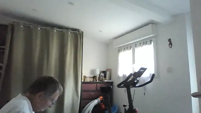 naturiste974 online show from May 11, 2026, 5:31 am