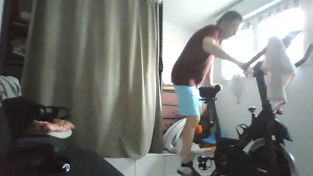 naturiste974 online show from April 13, 2026, 6:06 am