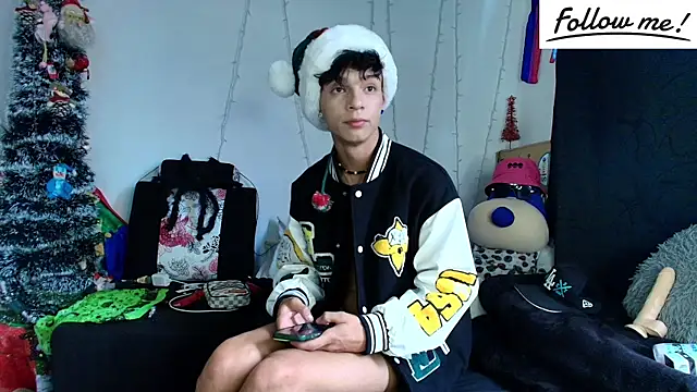 twink sebas  online show from December 25, 2024, 3:06 pm