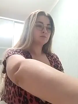 pussyCat t online show from February 7, 2026, 4:59 pm