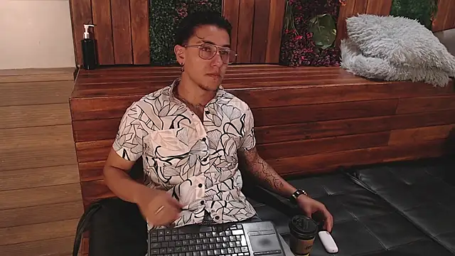 Andy Joy  online show from November 10, 2025, 11:48 am