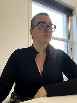 Miss Stassi online show from December 4, 2024, 9:01 am