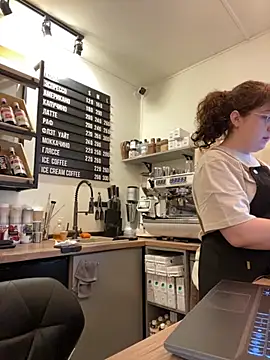 Snapshot of cinnabon_ chatting on November 2, 2025, 8:30 am cinnabon  online show from November 2, 2025, 8:30 am