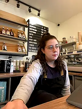 Snapshot of cinnabon_ chatting on October 4, 2025, 10:39 am cinnabon  online show from October 4, 2025, 10:39 am