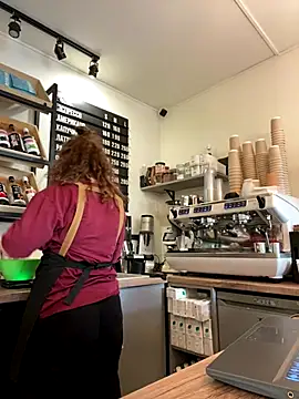 Snapshot of cinnabon_ chatting on September 25, 2025, 2:01 pm cinnabon  online show from September 25, 2025, 2:01 pm