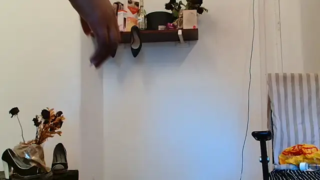 Snapshot of xTALLSEXYBUMx chatting on September 17, 2025, 6:04 am xTALLSEXYBUMx online show from September 17, 2025, 6:04 am