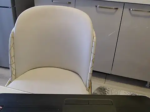 Snapshot of Erotica333 chatting on October 11, 2025, 6:58 am Erotica333 online show from October 11, 2025, 6:58 am