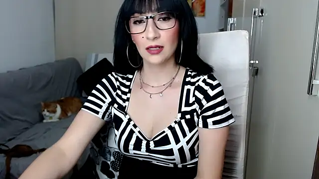 Snapshot of Laura-pervert chatting on October 10, 2025, 1:17 am Laura-pervert online show from October 10, 2025, 1:17 am