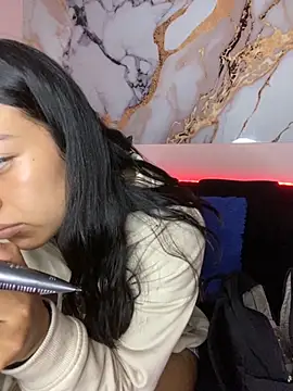 Snapshot of emily_22x chatting on October 24, 2025, 12:53 am emily 22x online show from October 24, 2025, 12:53 am