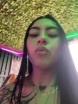 Snapshot of emily_22x chatting on October 25, 2025, 10:10 pm emily 22x online show from October 25, 2025, 10:10 pm