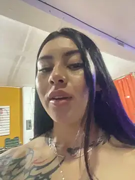 Snapshot of emily_22x chatting on October 7, 2025, 11:06 pm emily 22x online show from October 7, 2025, 11:06 pm