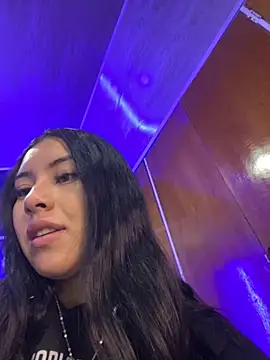 Snapshot of emily_22x chatting on September 22, 2025, 10:27 pm emily 22x online show from September 22, 2025, 10:27 pm